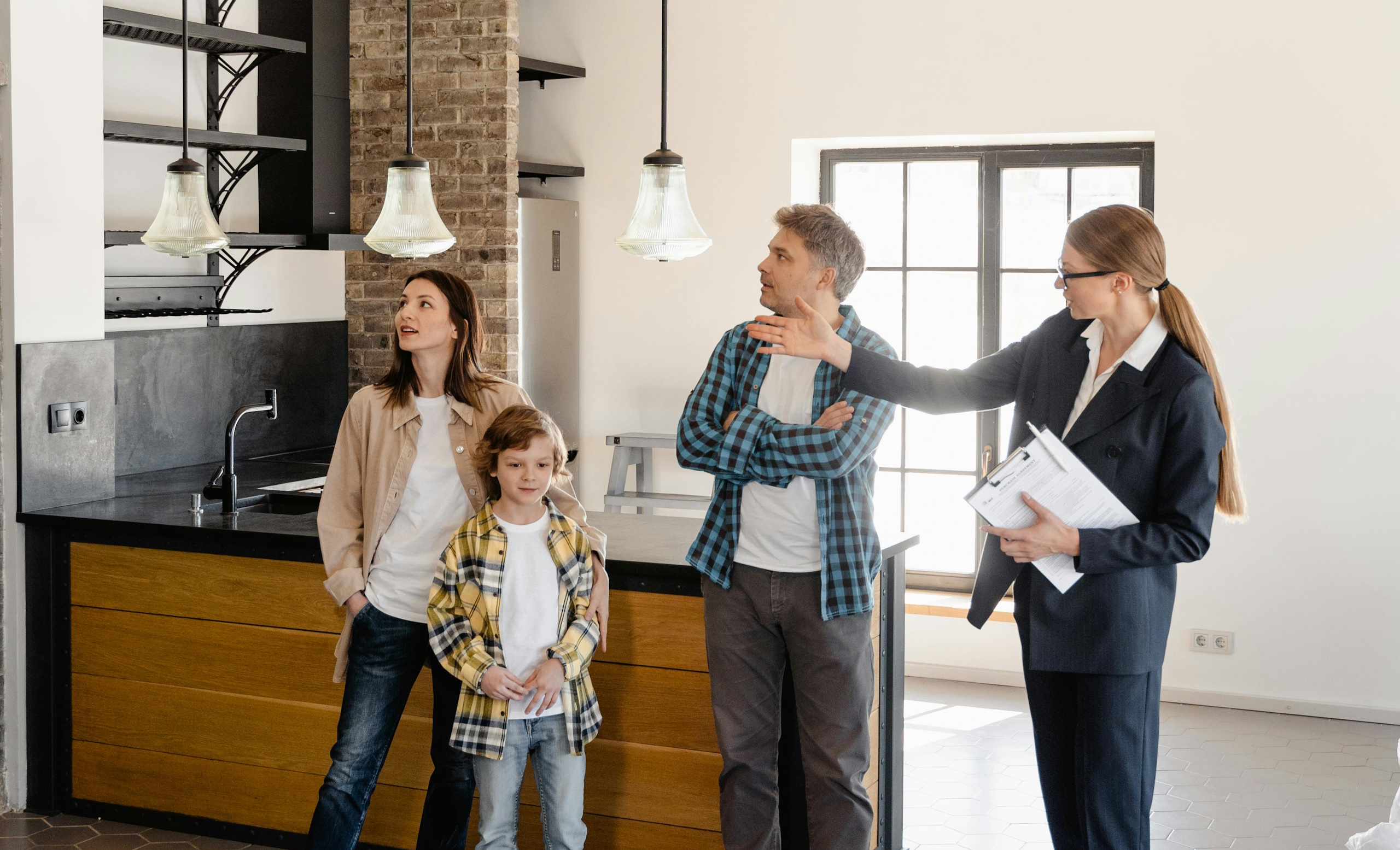 Home walkthrough tips for new home buyers